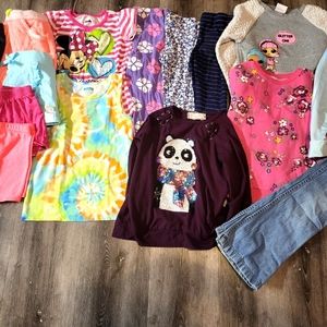 Lots used  clothes For  little girl 5 years